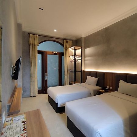 The Grand Palace Hotel Malang Eksteriør bilde
