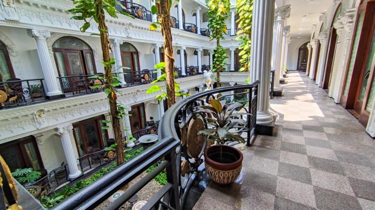 The Grand Palace Hotel Malang Eksteriør bilde