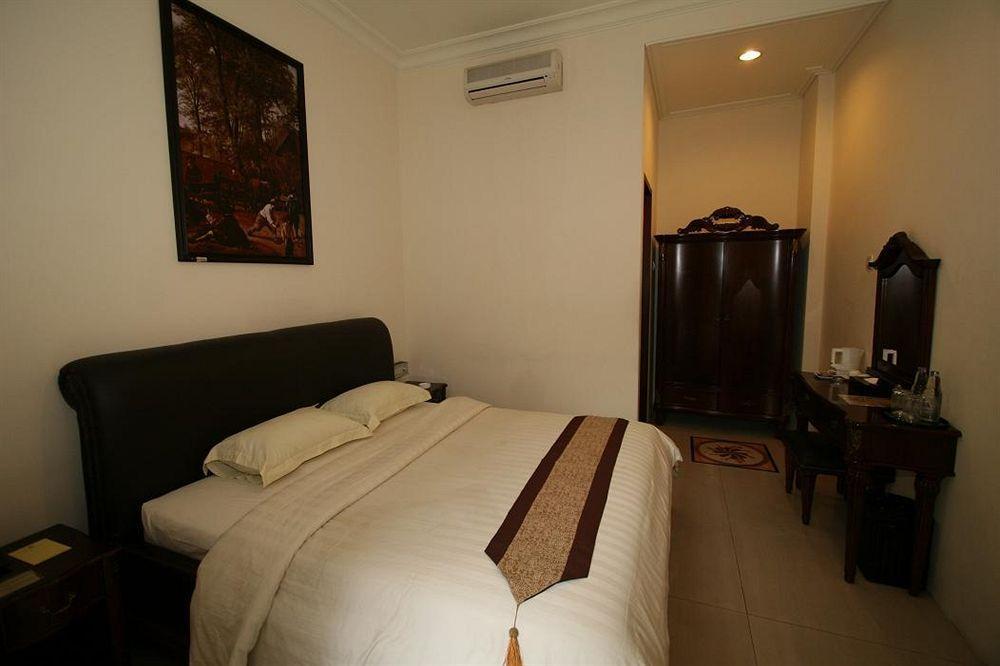 The Grand Palace Hotel Malang Eksteriør bilde
