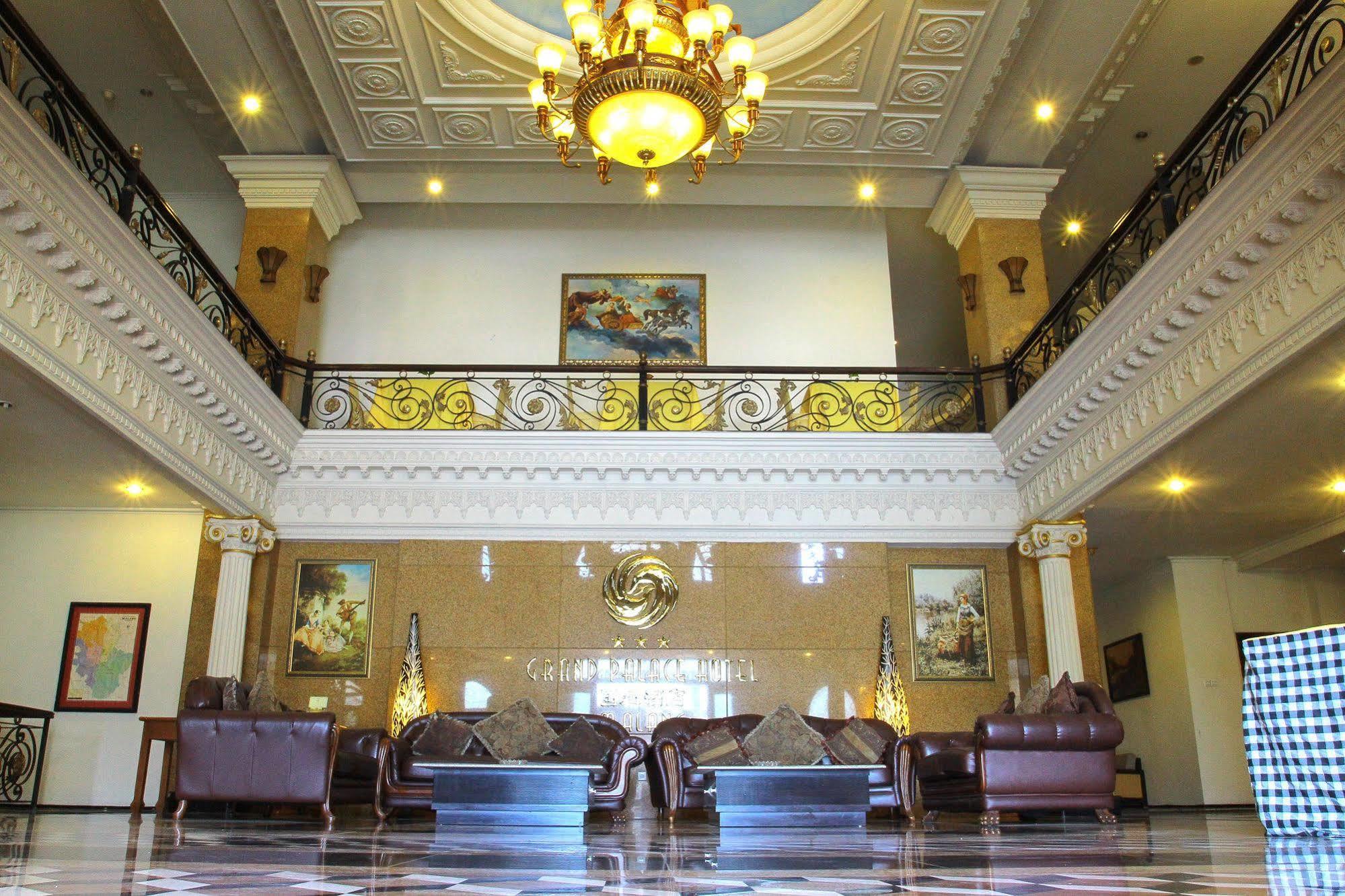 The Grand Palace Hotel Malang Eksteriør bilde