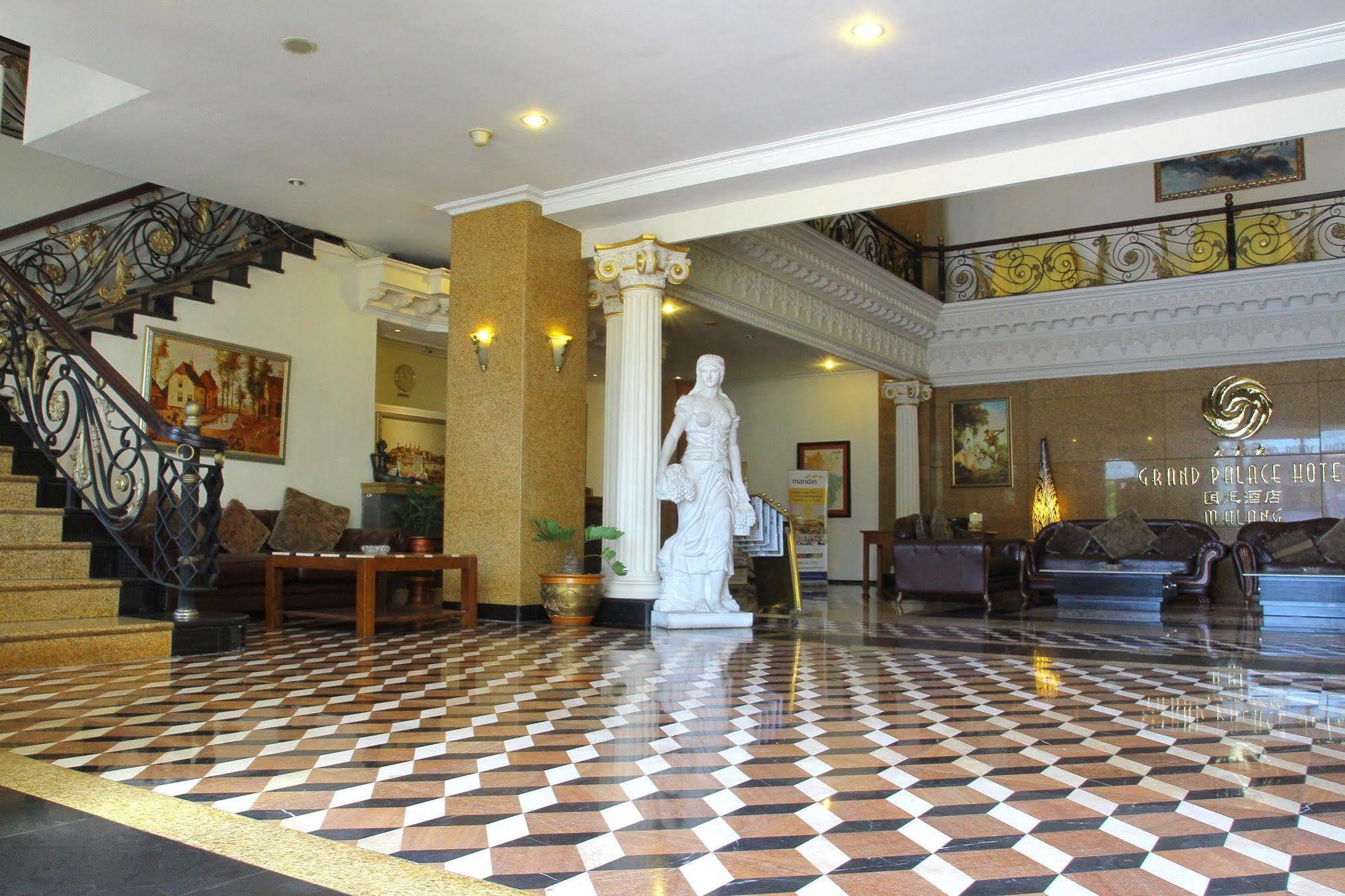 The Grand Palace Hotel Malang Eksteriør bilde