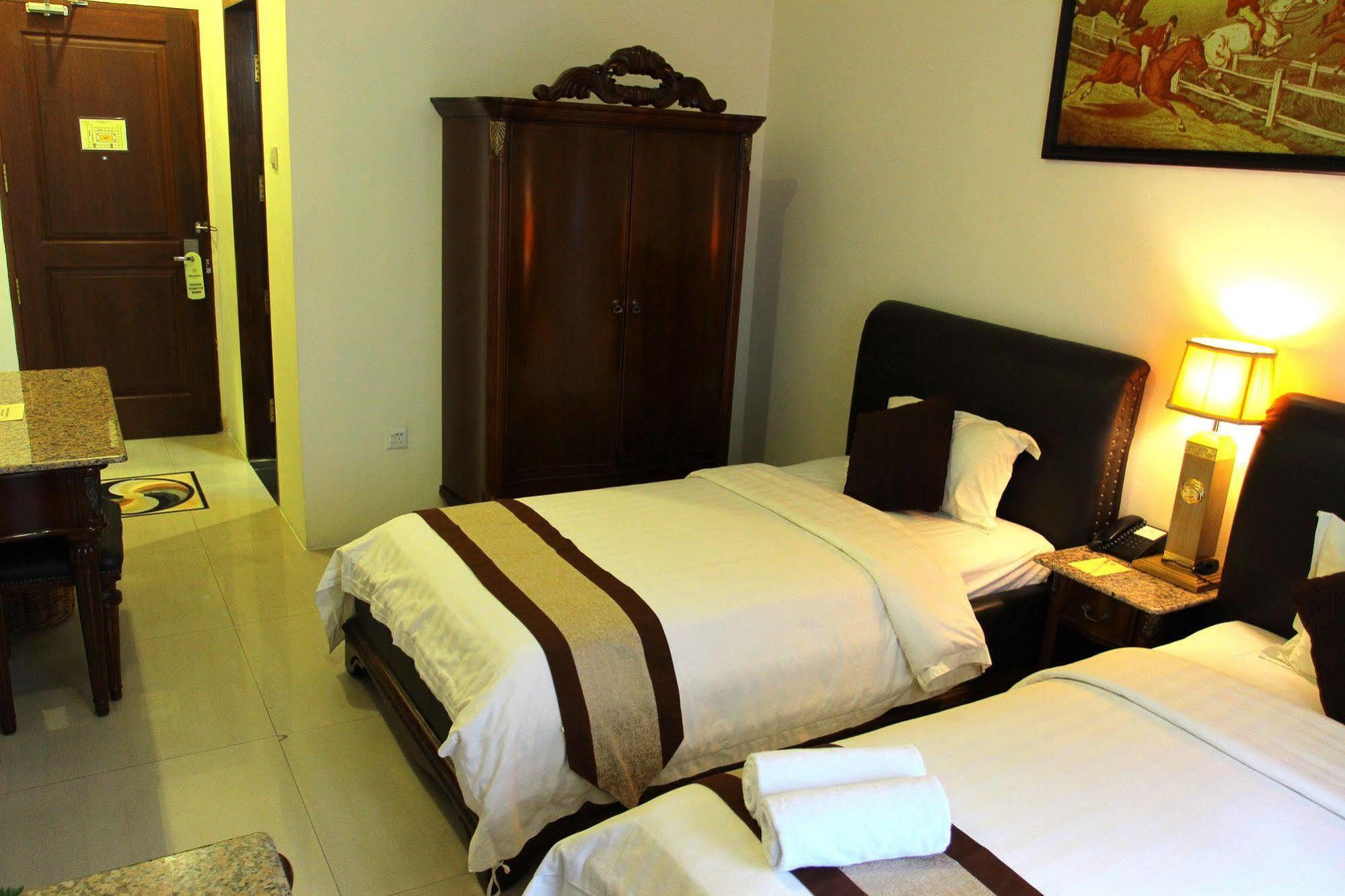 The Grand Palace Hotel Malang Eksteriør bilde