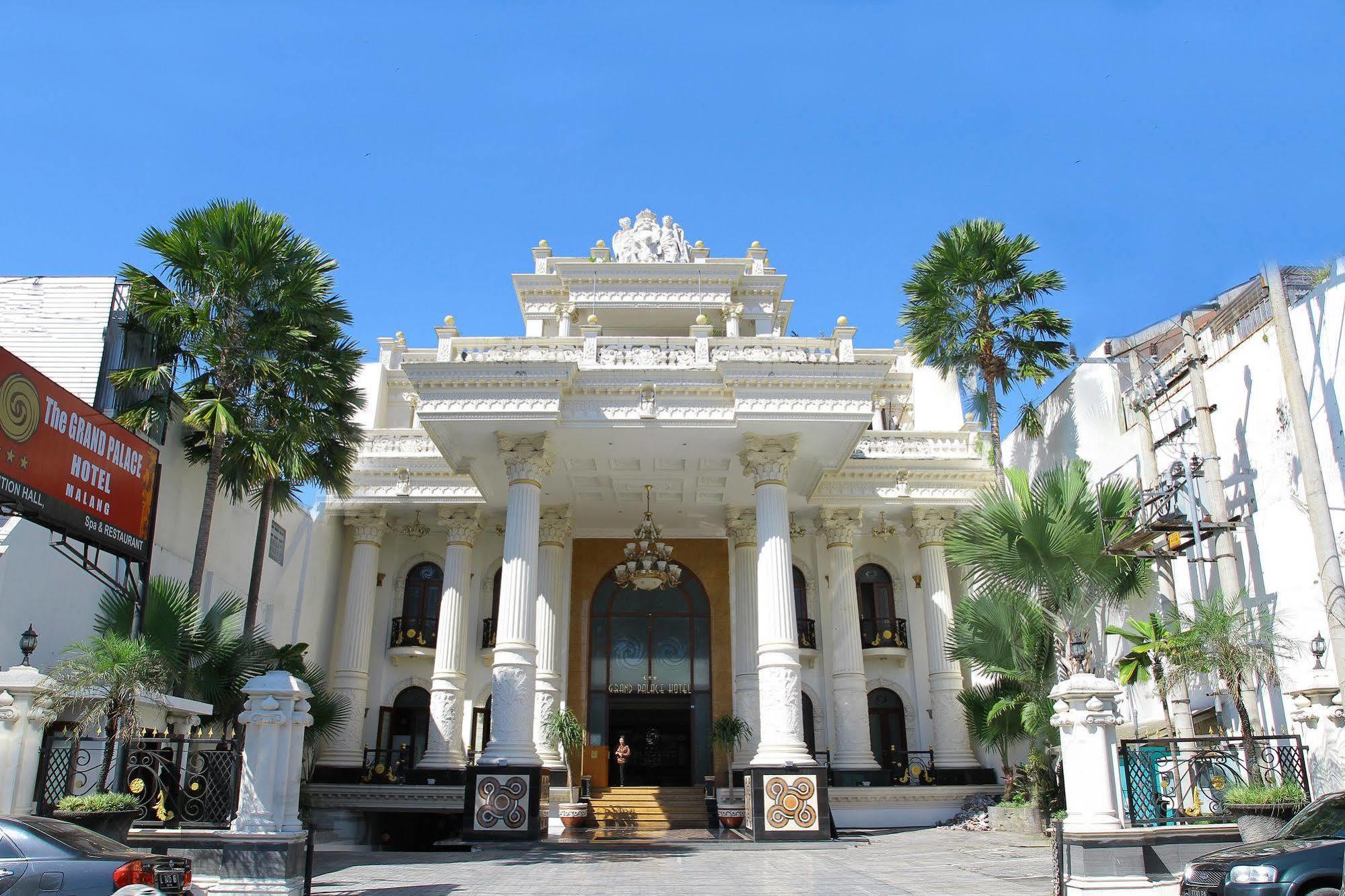The Grand Palace Hotel Malang Eksteriør bilde