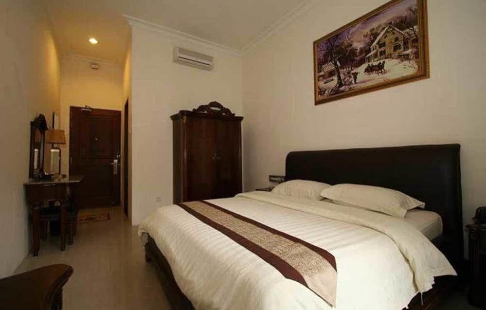 The Grand Palace Hotel Malang Eksteriør bilde