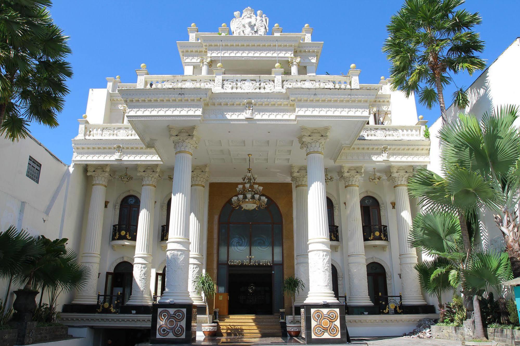 The Grand Palace Hotel Malang Eksteriør bilde