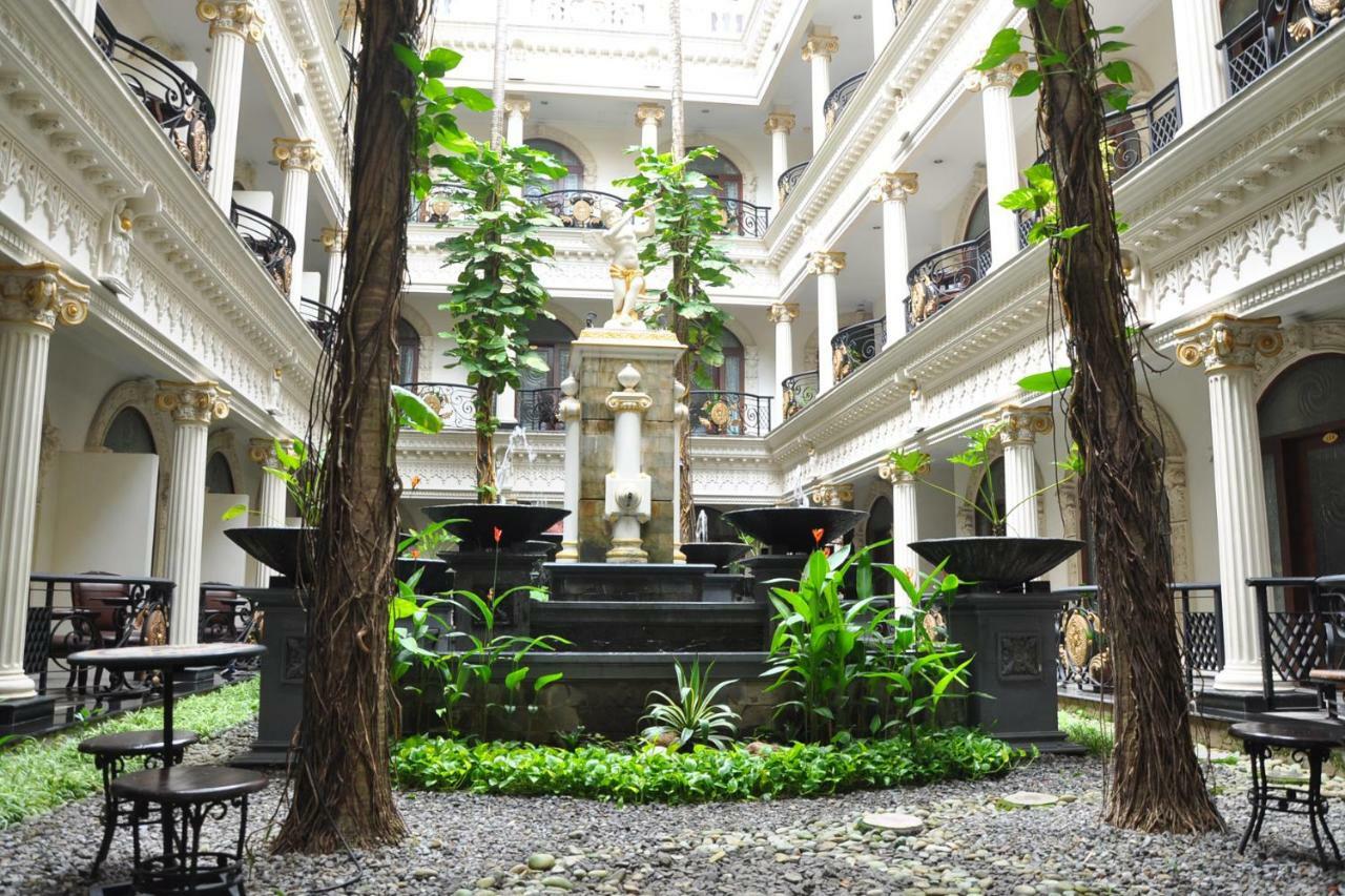 The Grand Palace Hotel Malang Eksteriør bilde